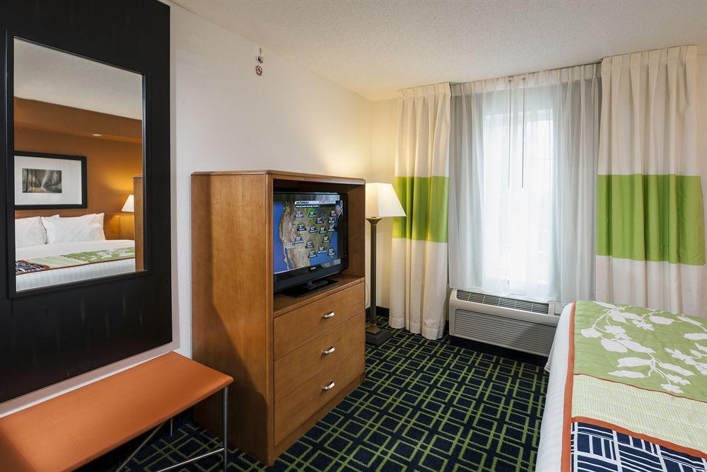 Fairfield Inn & Suites By Marriott Brunswick Freeport Номер фото