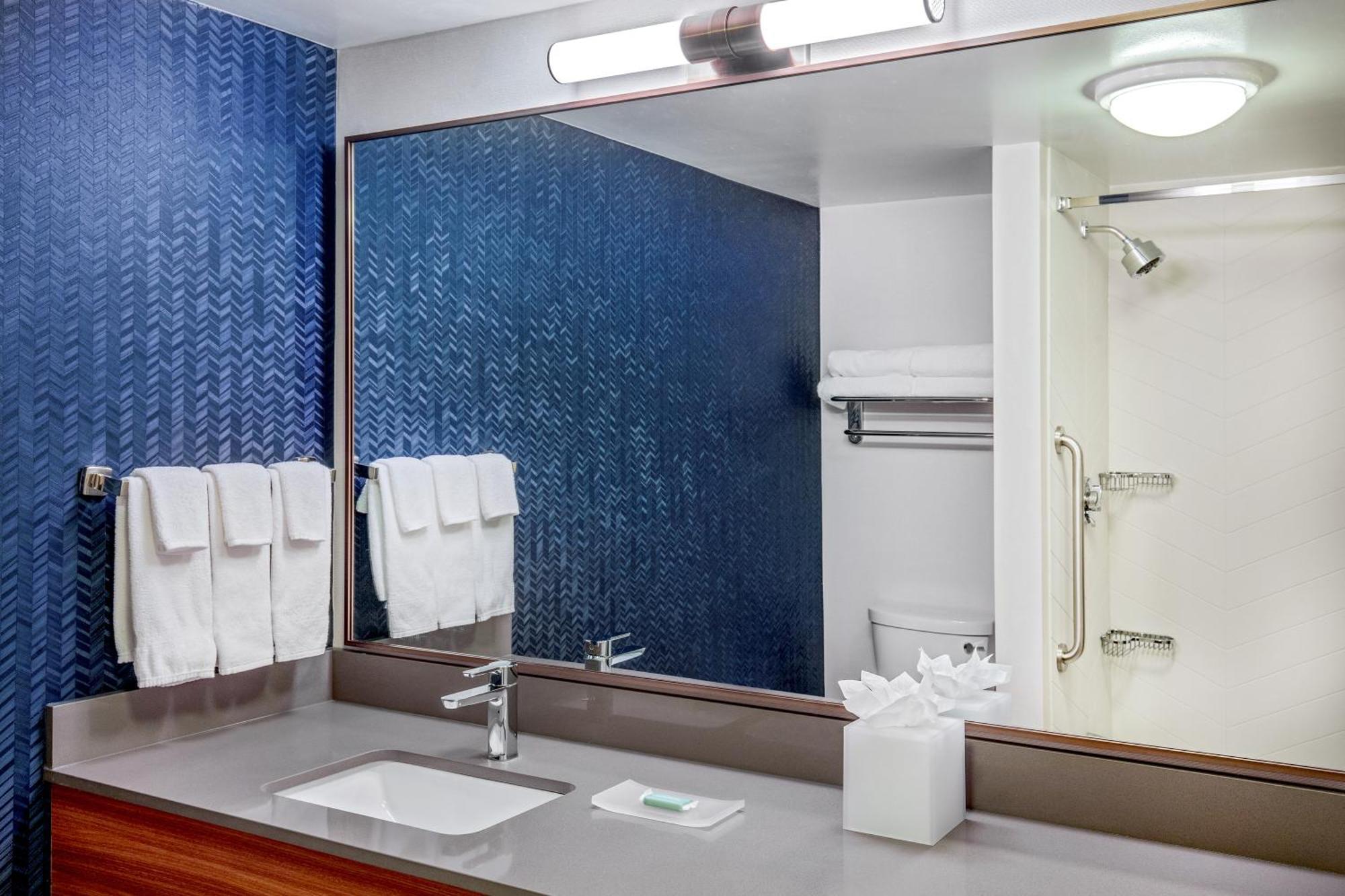 Fairfield Inn & Suites By Marriott Brunswick Freeport Экстерьер фото