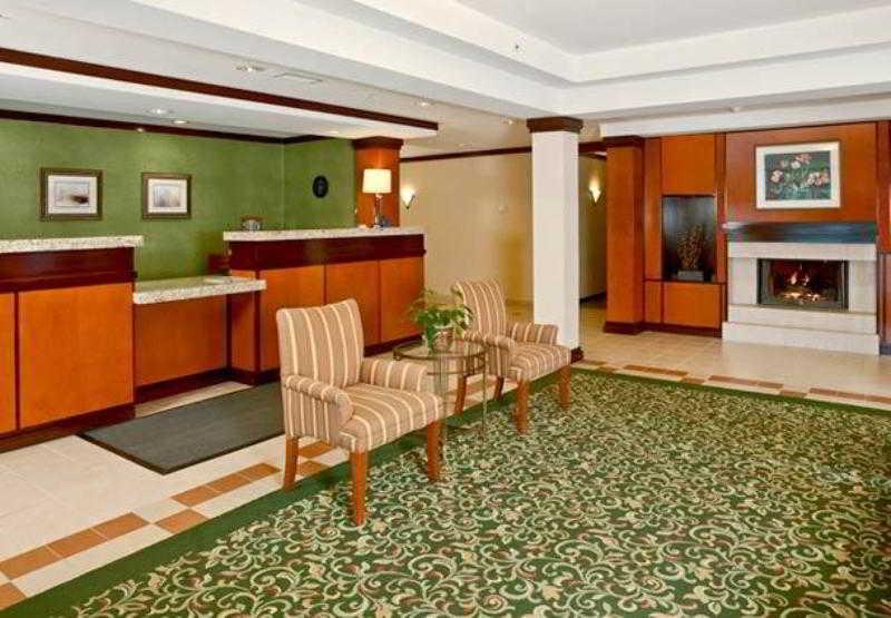Fairfield Inn & Suites By Marriott Brunswick Freeport Интерьер фото