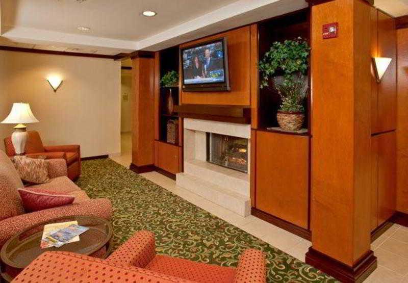 Fairfield Inn & Suites By Marriott Brunswick Freeport Интерьер фото