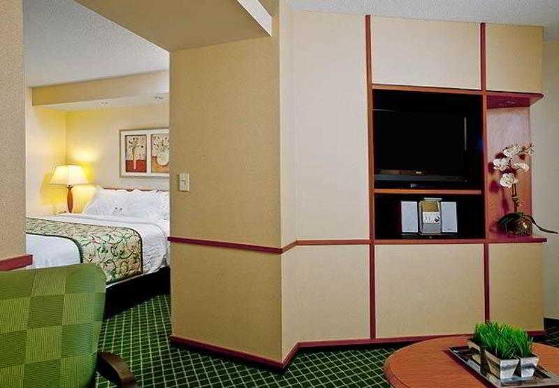 Fairfield Inn & Suites By Marriott Brunswick Freeport Номер фото