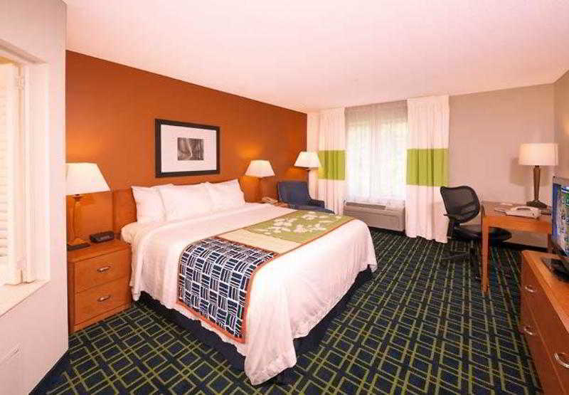 Fairfield Inn & Suites By Marriott Brunswick Freeport Экстерьер фото